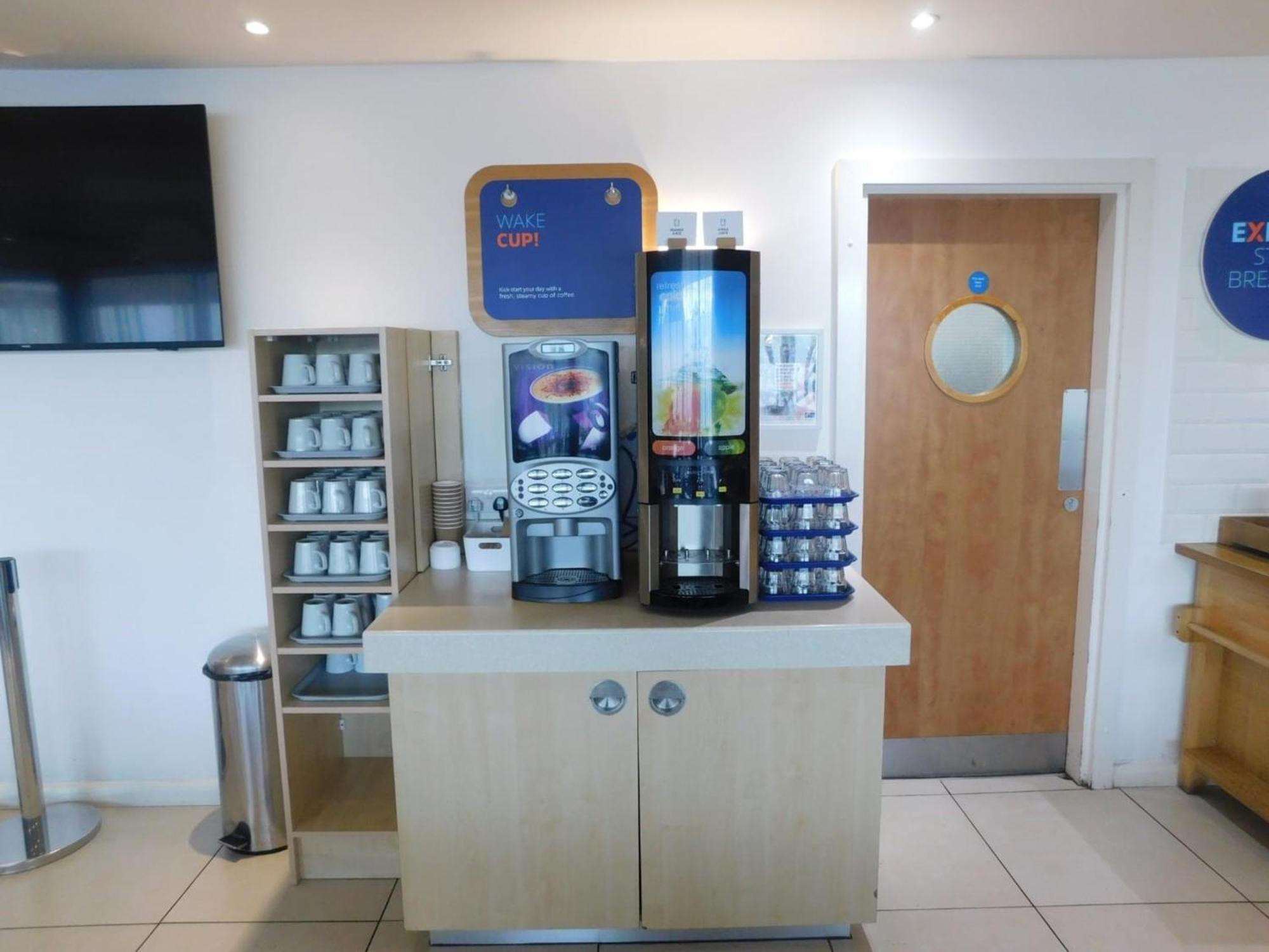 Holiday Inn Express Nuneaton By Ihg Εξωτερικό φωτογραφία