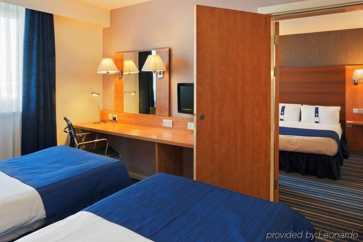 Holiday Inn Express Nuneaton By Ihg Δωμάτιο φωτογραφία